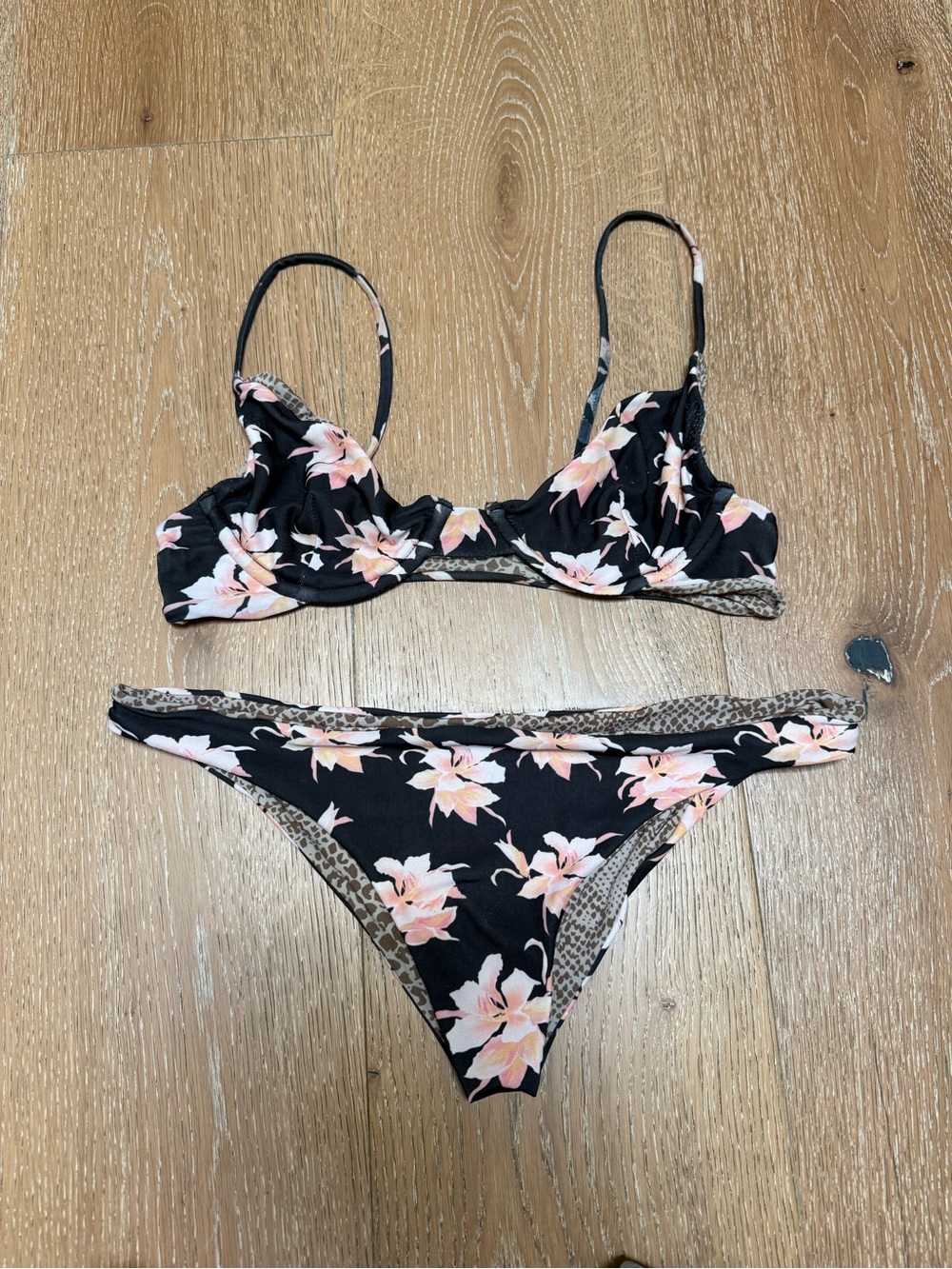 acacia swimwear vintage aloha bikini top/bottom set